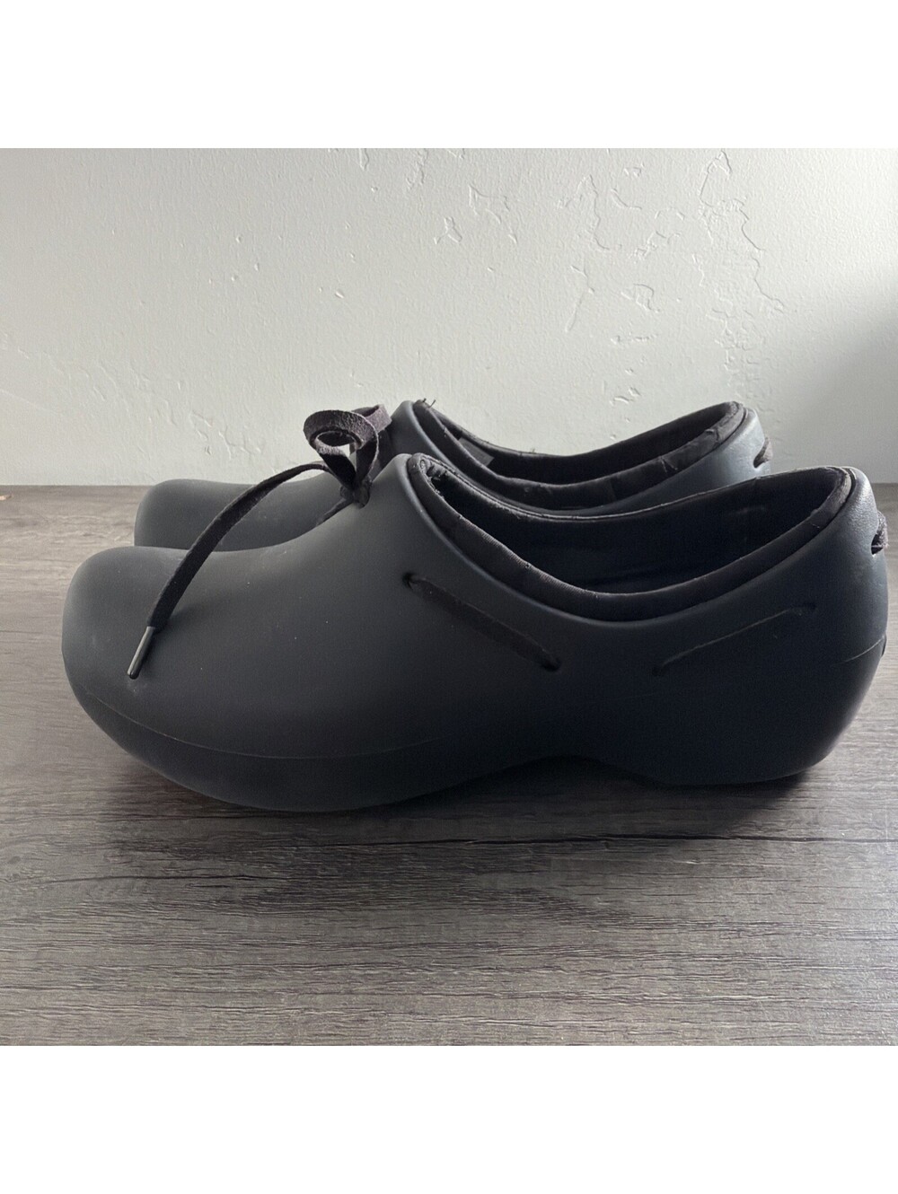Crocs Tilda Dutch Clog Womens 8 Black Leather Tie Lightweight Shoe Rain Guard